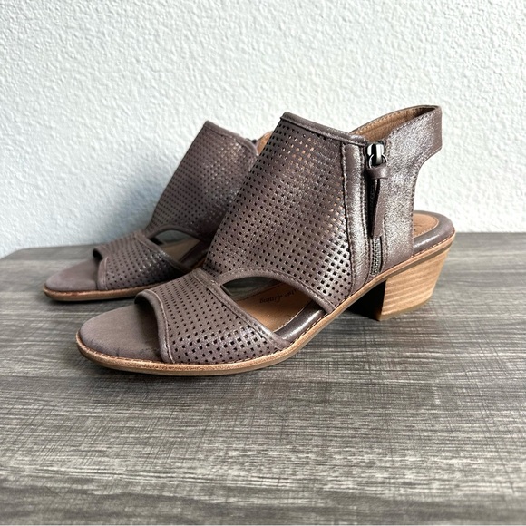 Sofft Sara Leather Perforated Cutout Sandals Womens 9 Metallic Taupe Zip - Picture 1 of 8
